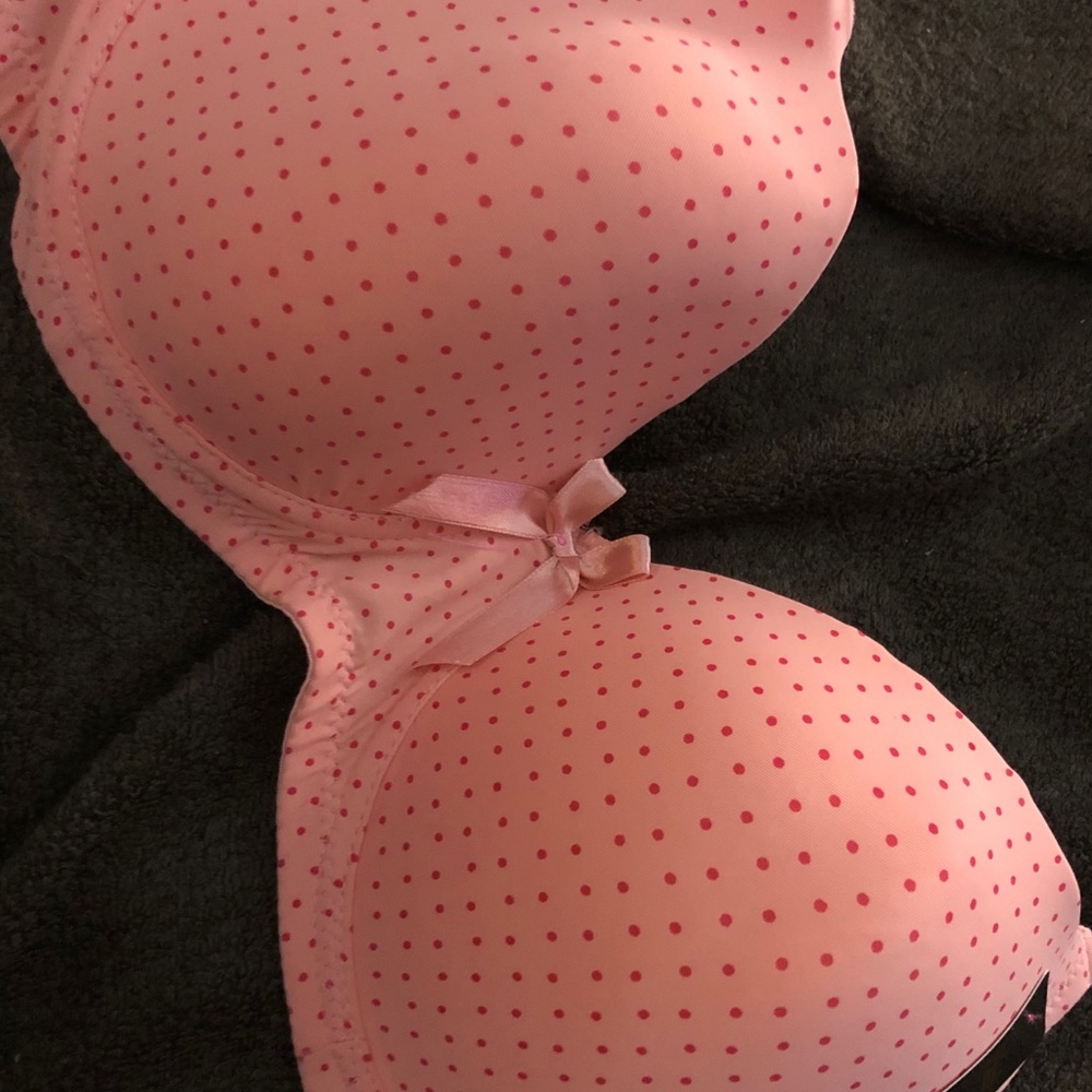 Peach polka dot lined underwire bra 40DD